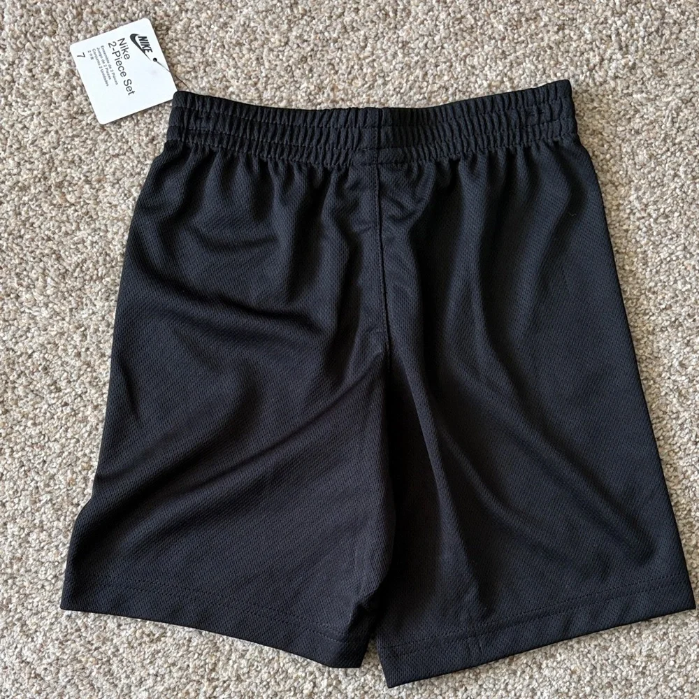NWT Nike Grey Tee with Black Shorts and Neon Accents - Picture 5 of 5